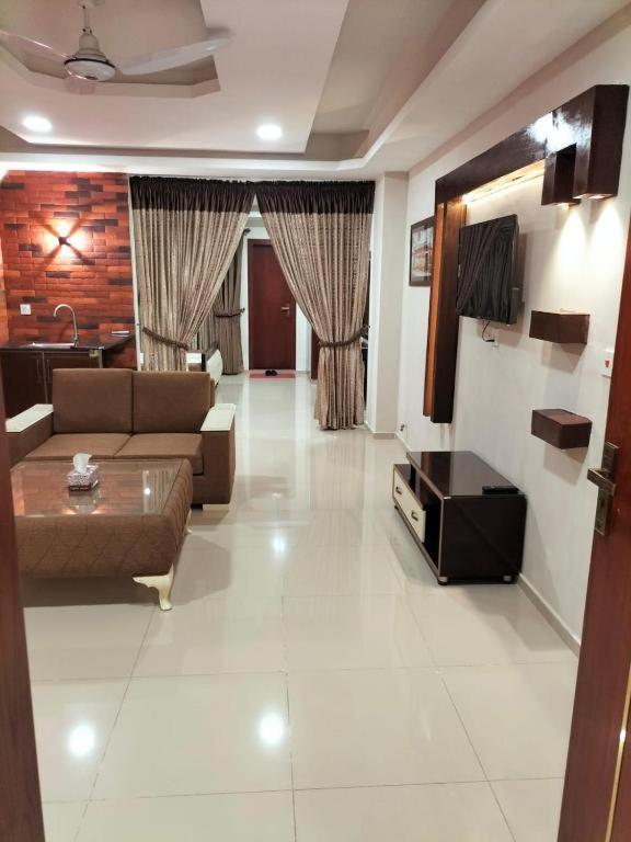 Royal Galaxy Hotel & Residence - Near Islamabad International Airport & Motorway מראה חיצוני תמונה