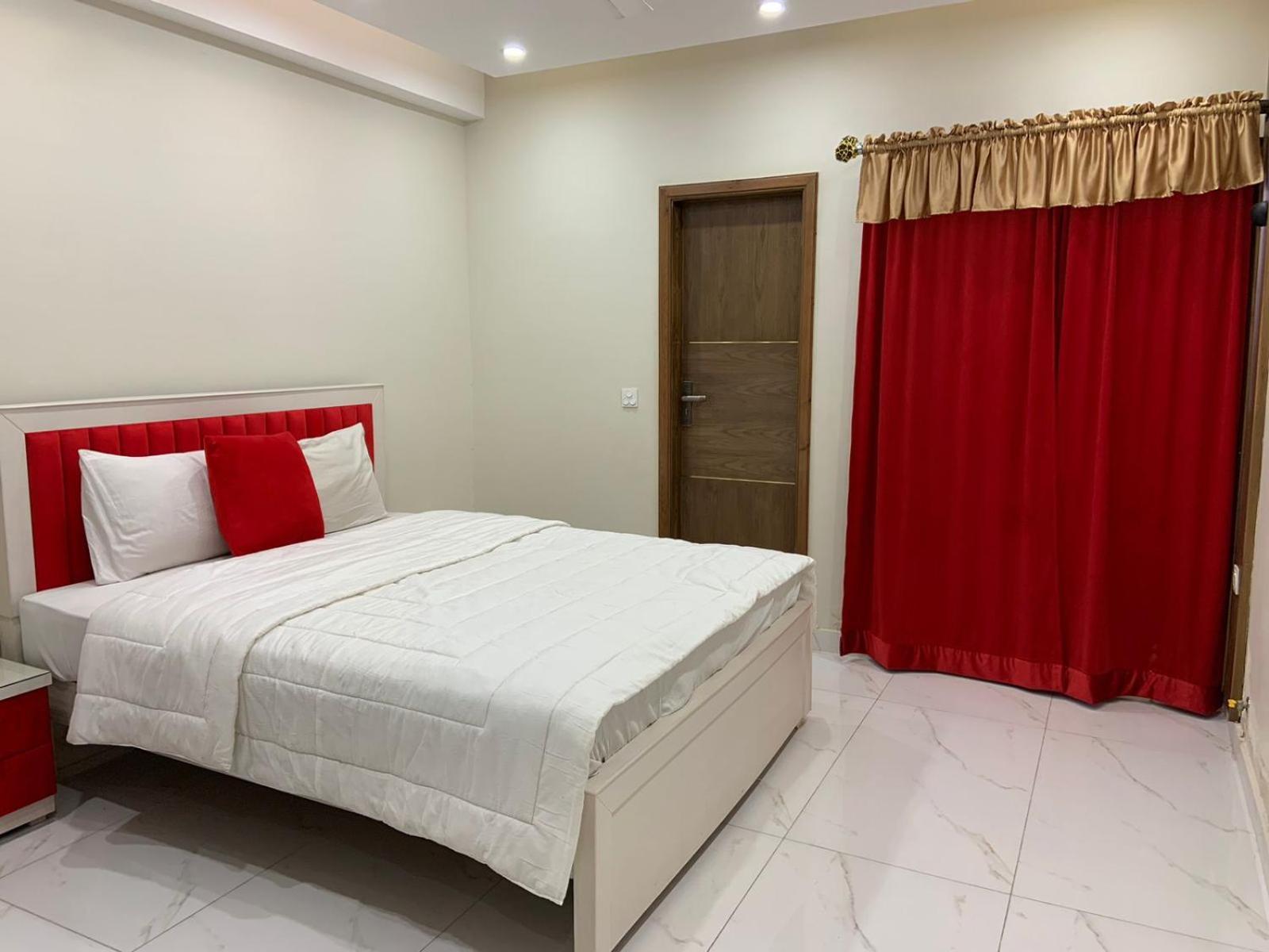 Royal Galaxy Hotel & Residence - Near Islamabad International Airport & Motorway מראה חיצוני תמונה
