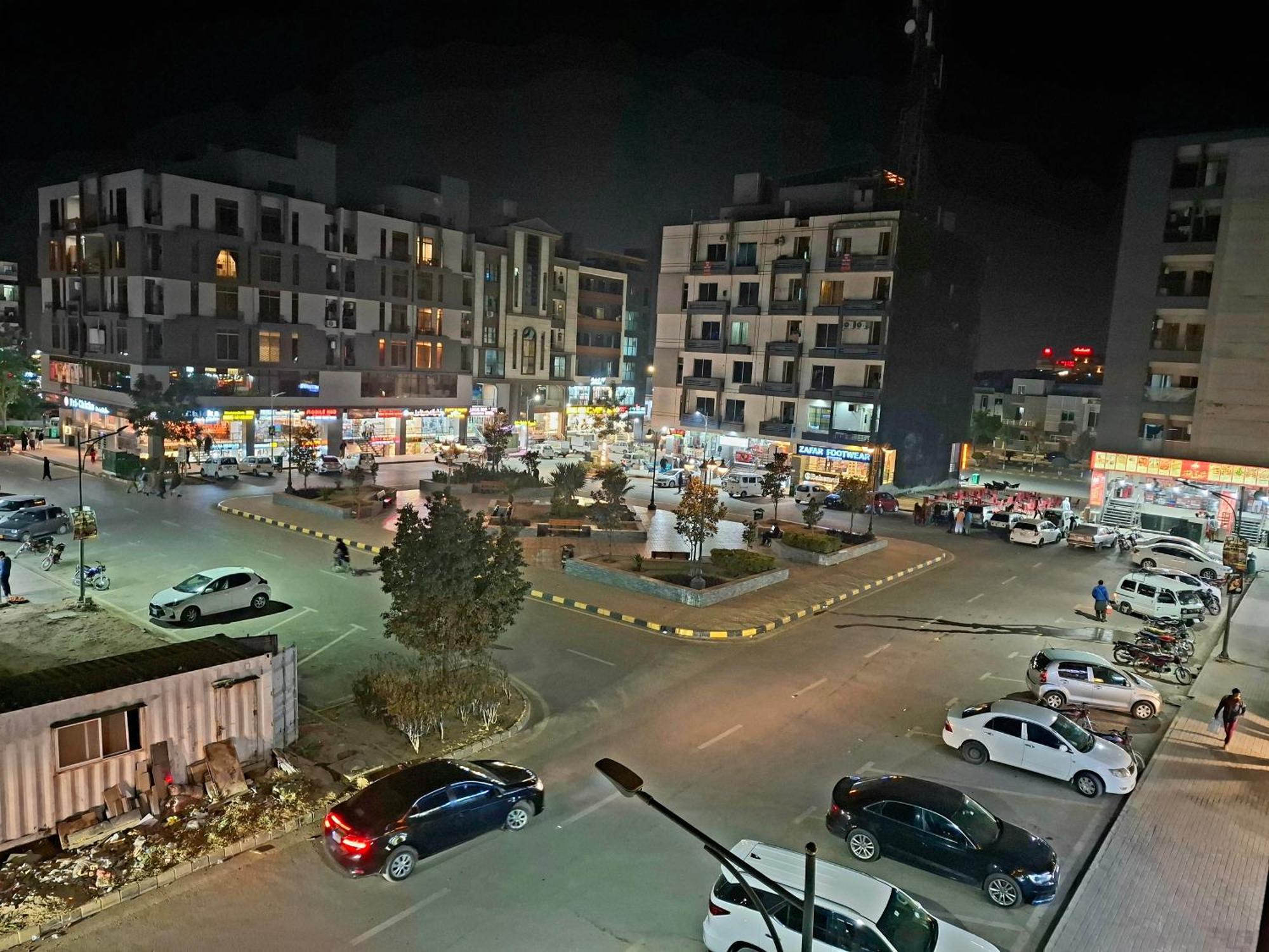 Royal Galaxy Hotel & Residence - Near Islamabad International Airport & Motorway מראה חיצוני תמונה